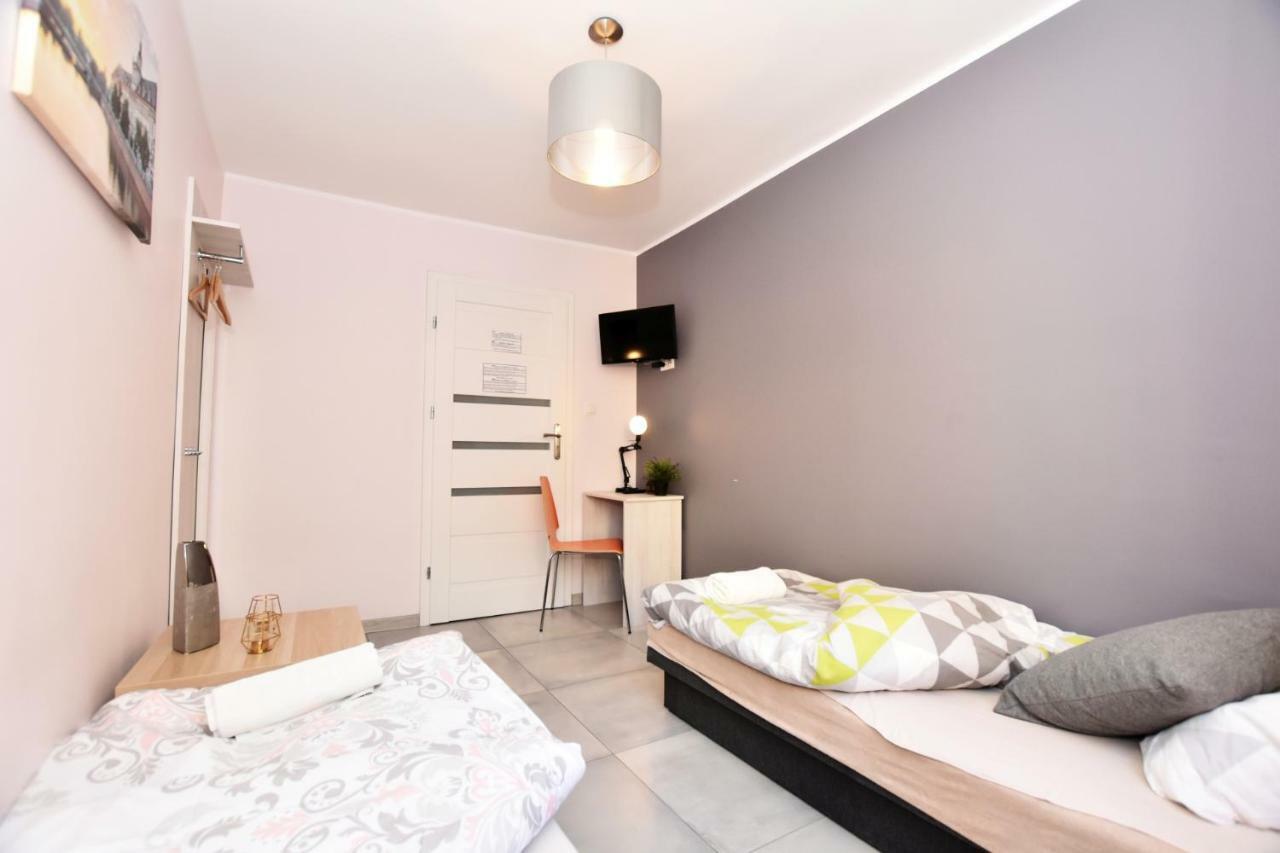 City Central Hostel Laciarska Wroclaw Bagian luar foto