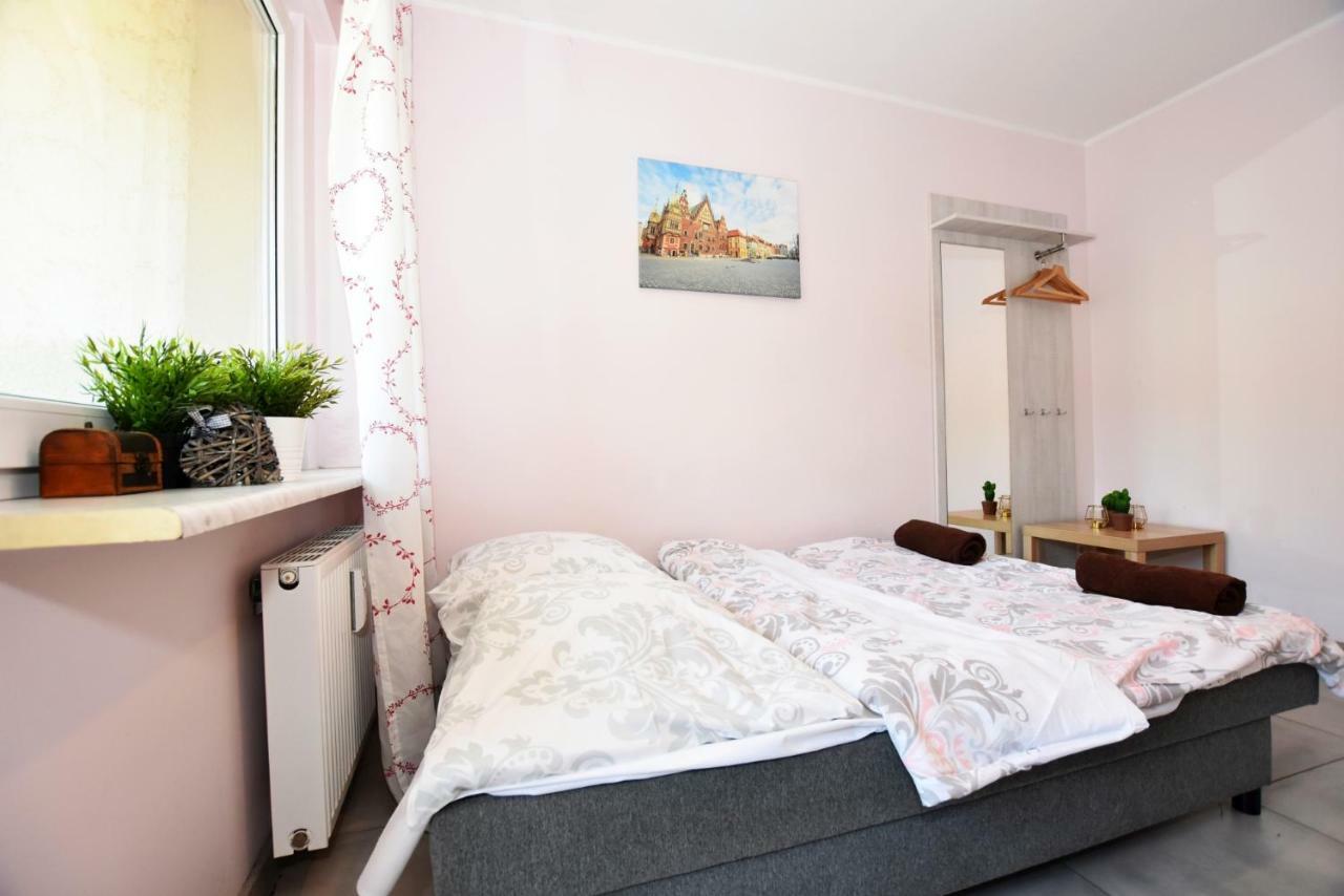 City Central Hostel Laciarska Wroclaw Bagian luar foto