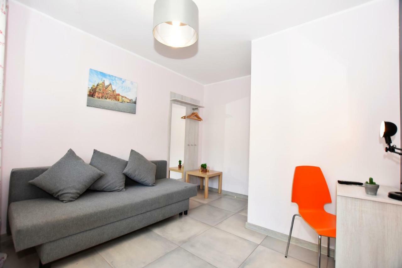 City Central Hostel Laciarska Wroclaw Bagian luar foto