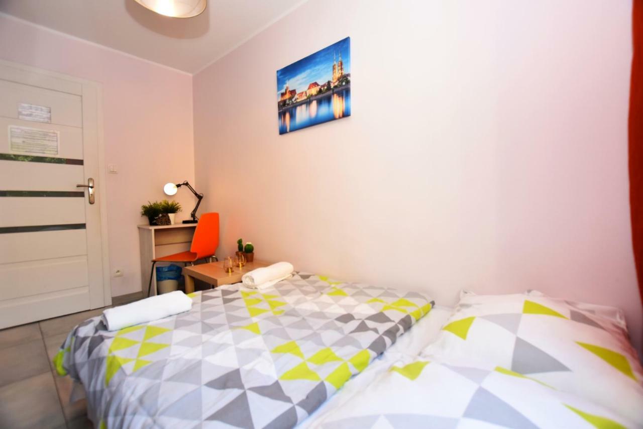 City Central Hostel Laciarska Wroclaw Bagian luar foto