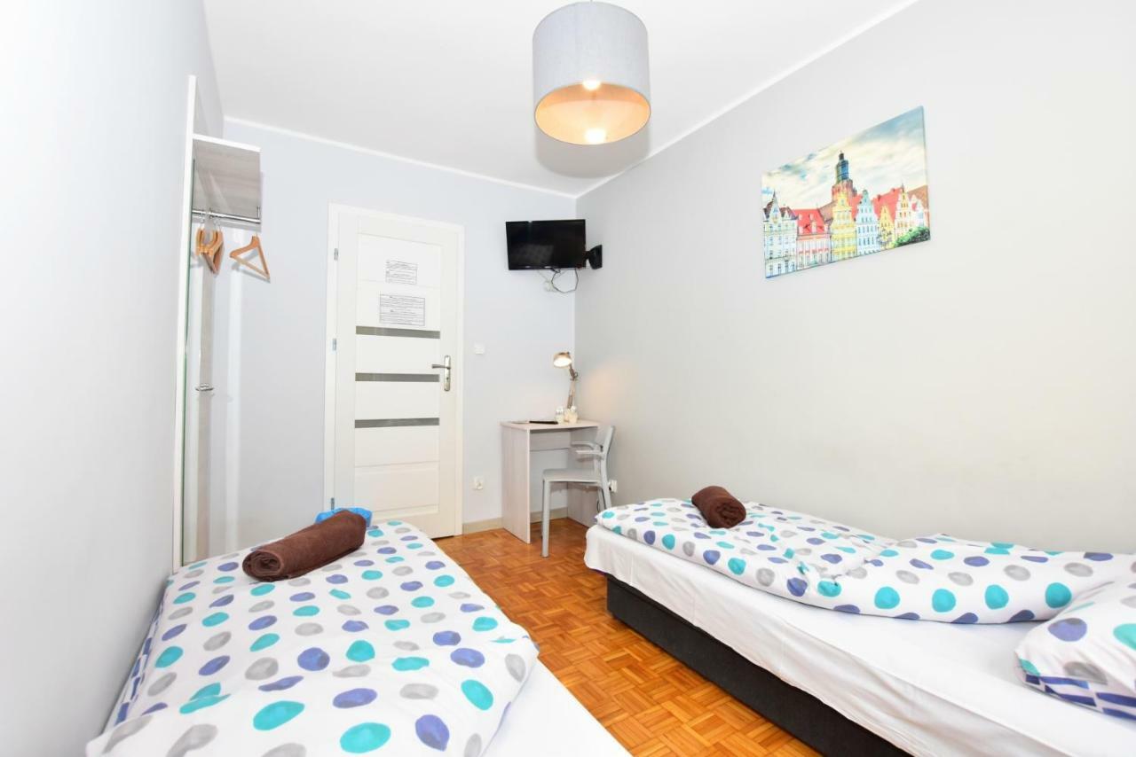 City Central Hostel Laciarska Wroclaw Bagian luar foto